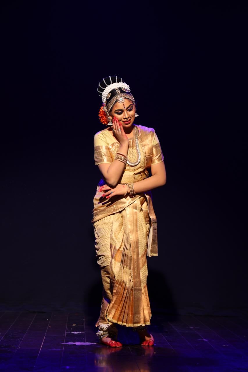 Kuchipudi intermediate student presenting expressive movement
